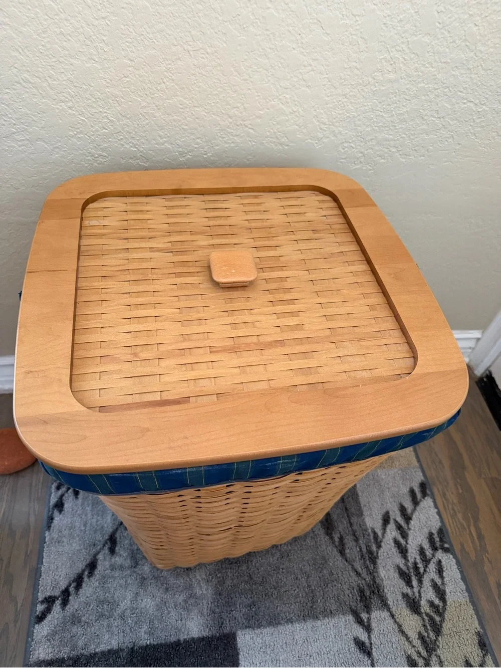 Longaberger Large Hostess Laundry Hamper 22” Tall with Lid Liner & Protector